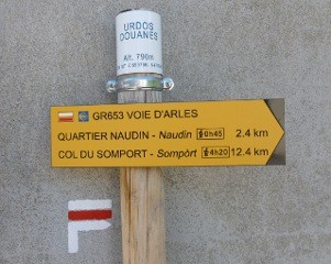 De l'ancien poste de douane à Urdos, plus de 12 km de rude montée avant le col du Somport.
